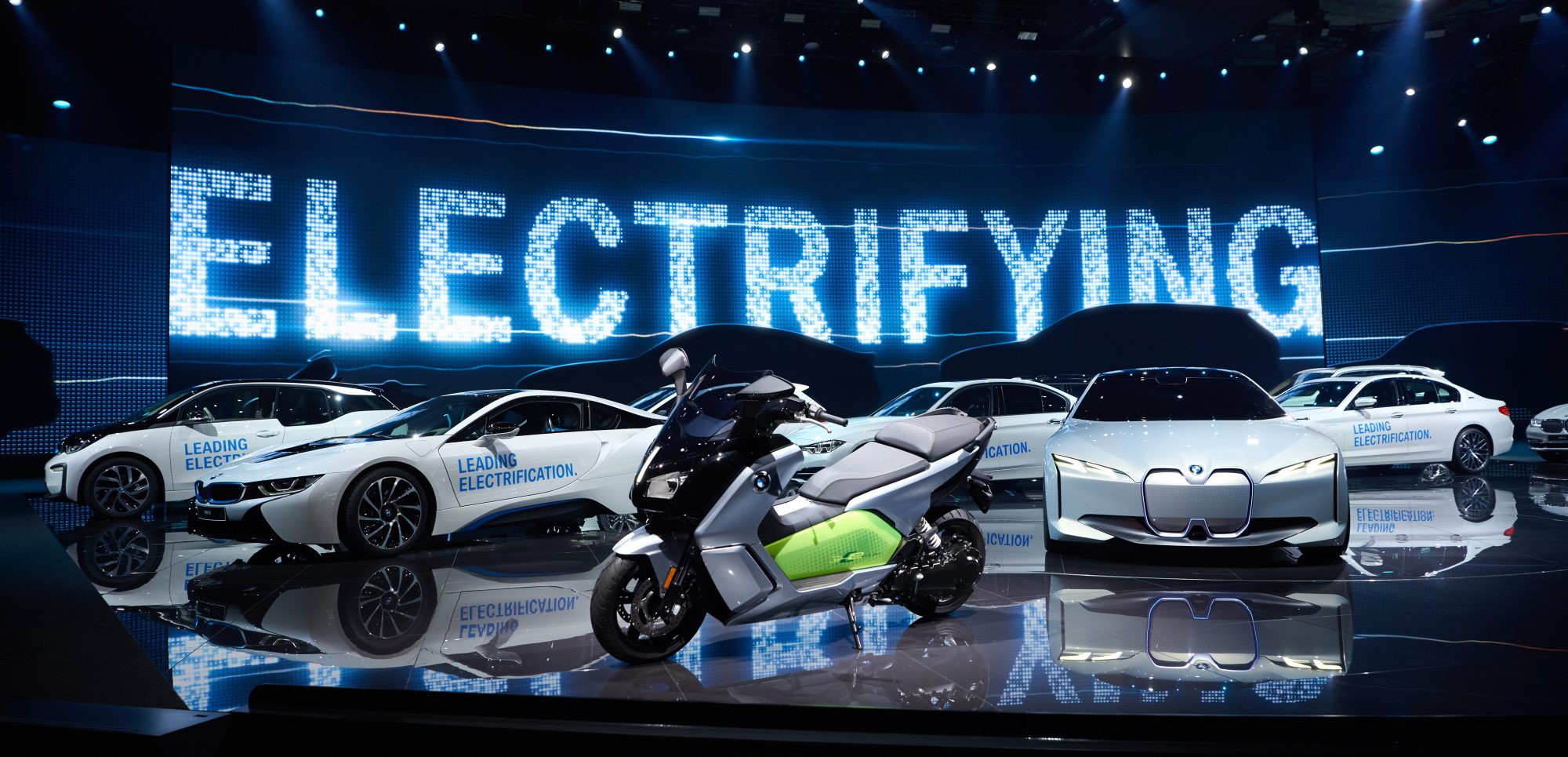 BMW, elektrikli araç üretimini arttırmak için düğmeye bastı