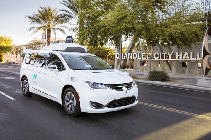 Google Waymo, otonom taksi hizmetini sunmaya başladı