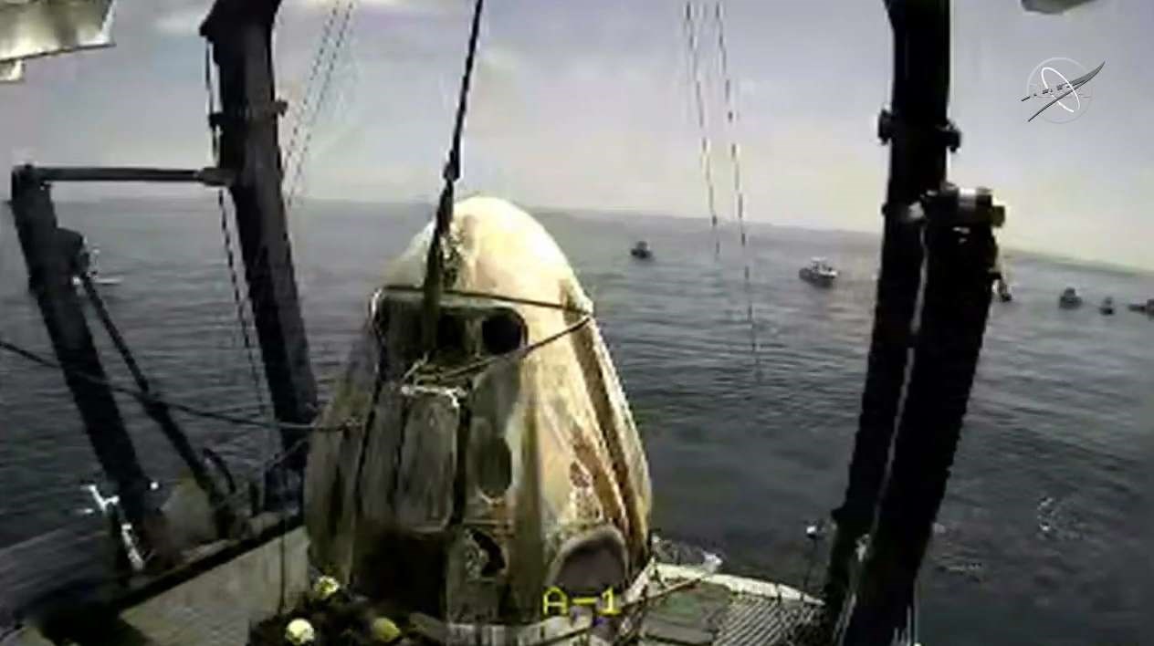 SpaceX astronotları Dünya'ya böyle iniş yaptı (VİDEO)