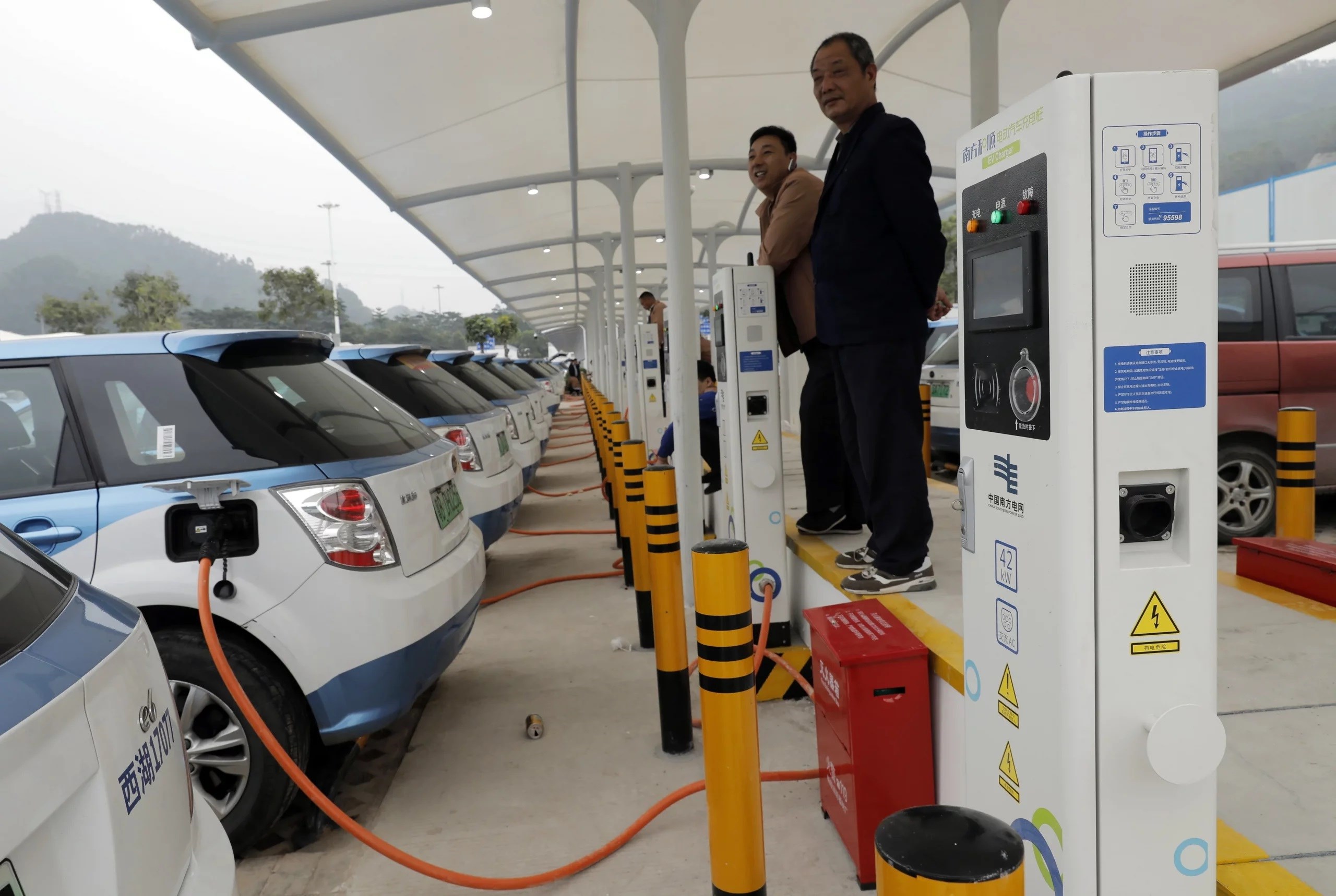 Çin, 2022 yılında 2,5 milyon elektrikli araç şarj istasyonu kurdu