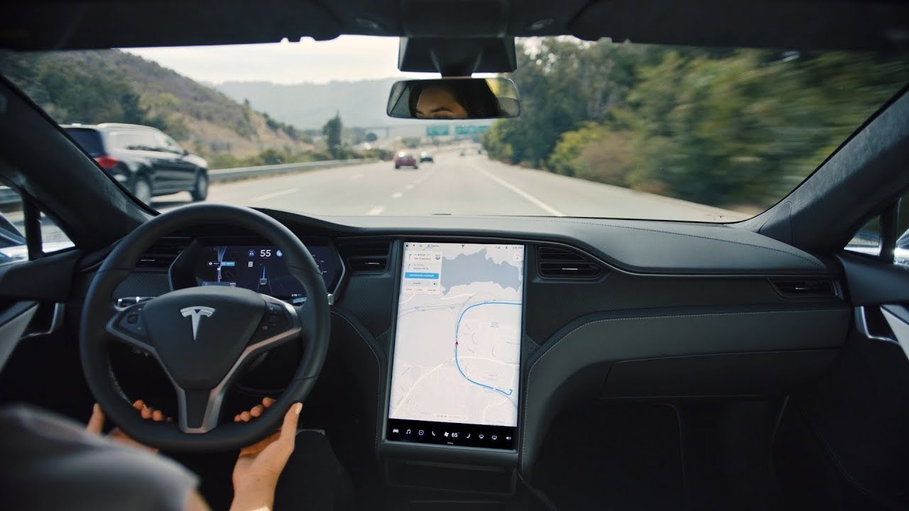 Tesla, Otopilot kaza verilerini yayınladı: Artık daha mı güvenli?