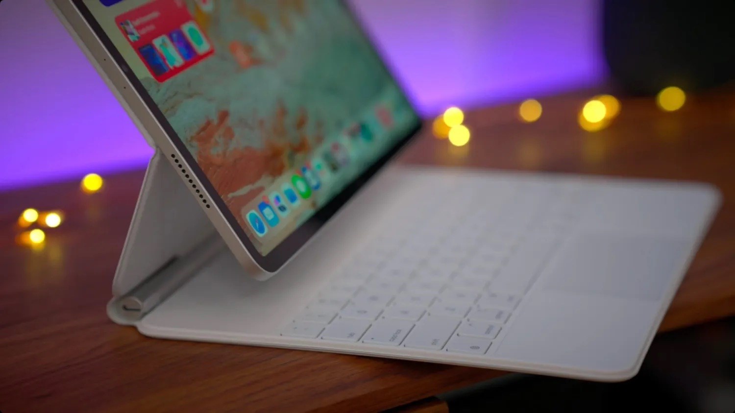 Apple, iPad için yeni Magic Keyboard üzerinde çalışıyor