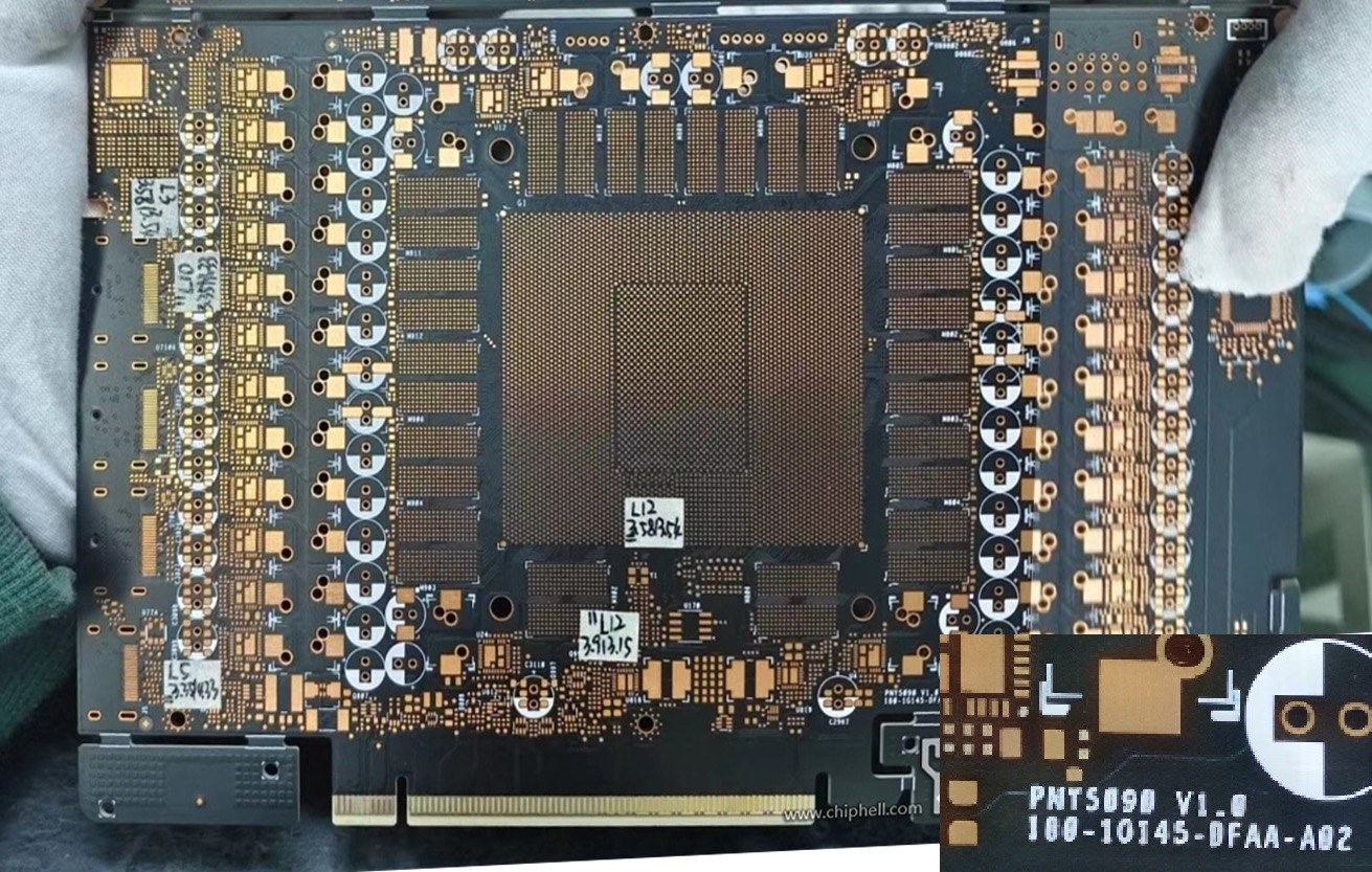 Devasa boyutuyla GeForce RTX 5090 PCB görüntüleri paylaşıldı