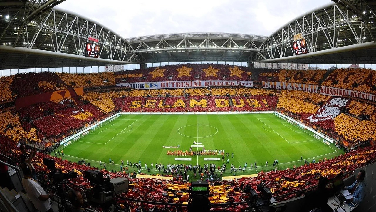 Galatasaray stadına 5G kuruldu: Yarın herkes 5G'yi kullanabilecek