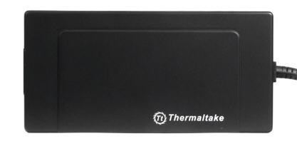 Thermaltake'den 95 Watt kapasiteli evrensel güç adaptörü: Toughpower Ultra Slim